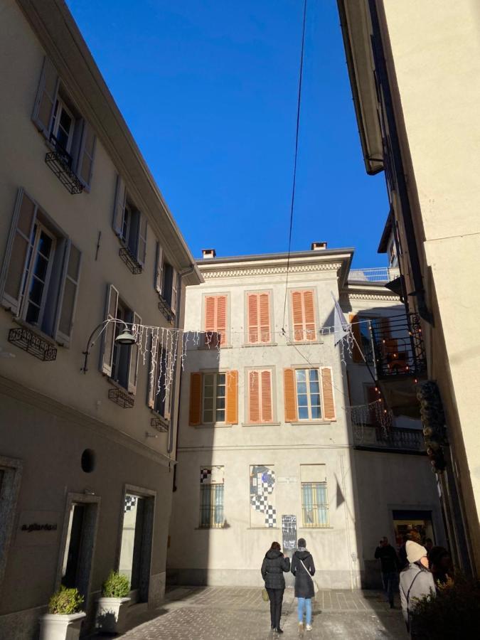 La Porta Azzurra - Casa Vacanze コモ エクステリア 写真