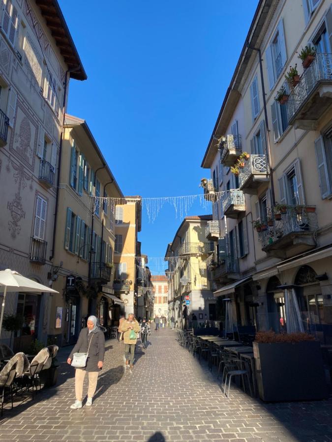 La Porta Azzurra - Casa Vacanze コモ エクステリア 写真